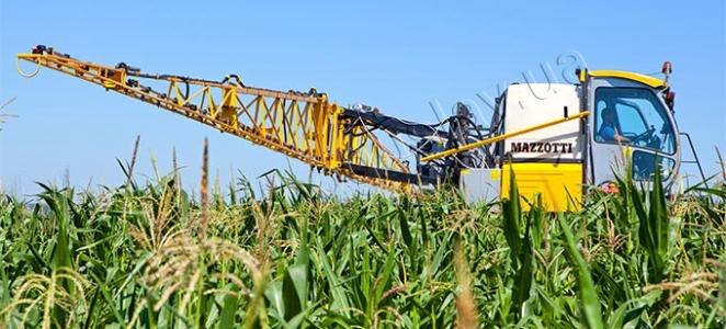 Самоходный опрыскиватель IBIS 3000-28