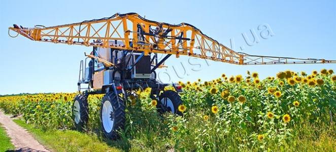 Самоходный опрыскиватель IBIS 3000-28